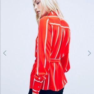 (Never worn⭐️) ASOS Flattering Shirt with Belt